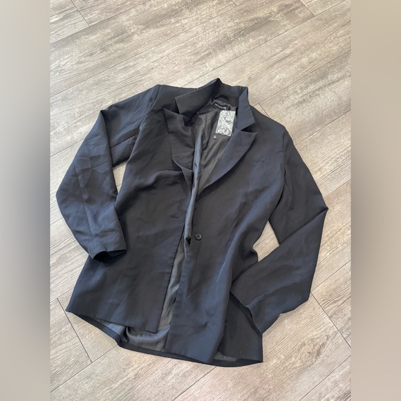 PrettyLittleThing Black Blazer Jacket - Picture 5 of 11